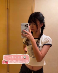 本人藝名：牙牙 155.B.19.44kg